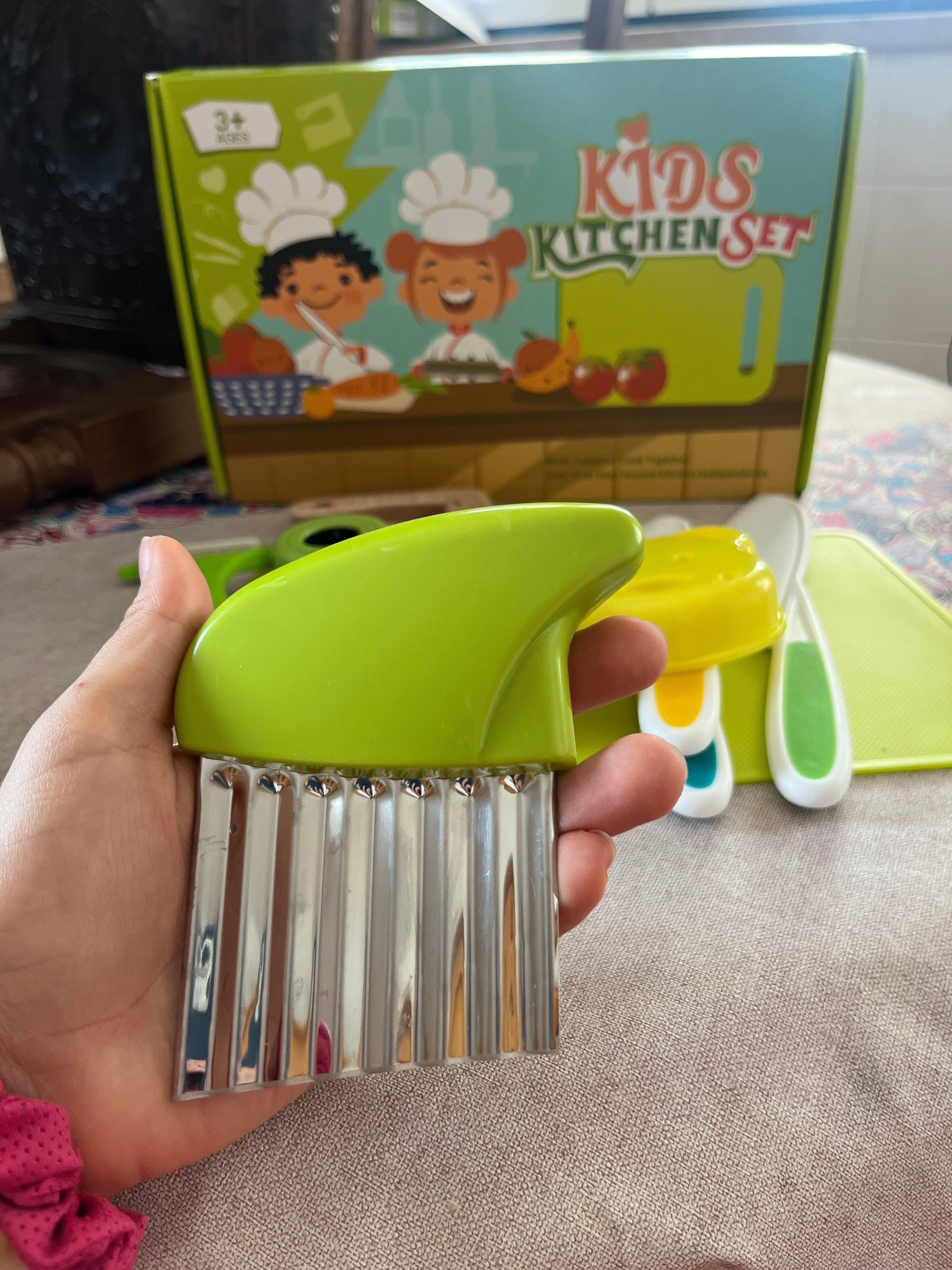 Little Chef Montessori: Real Cooking Fun for Tiny Hands