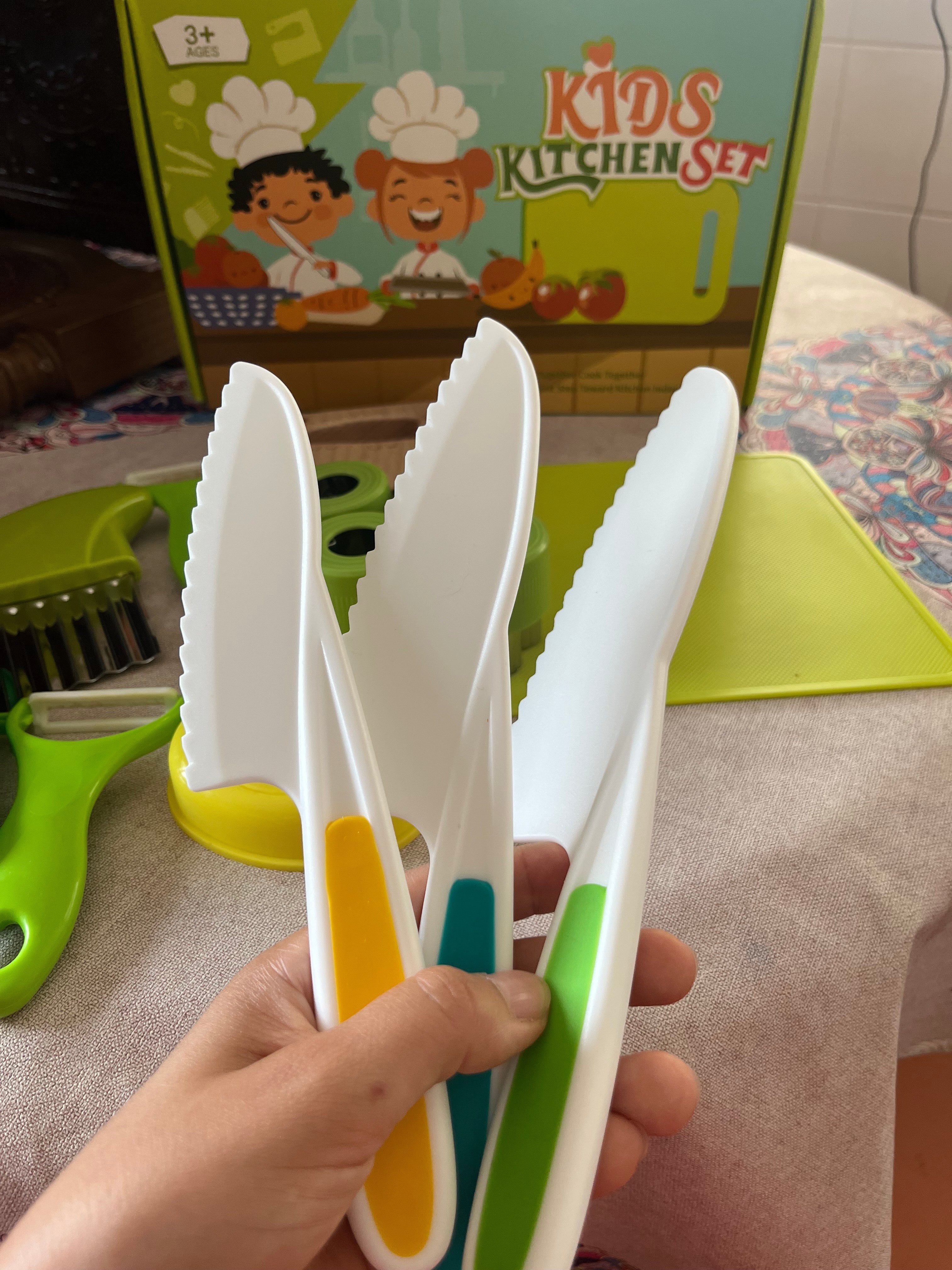 Little Chef Montessori: Real Cooking Fun for Tiny Hands